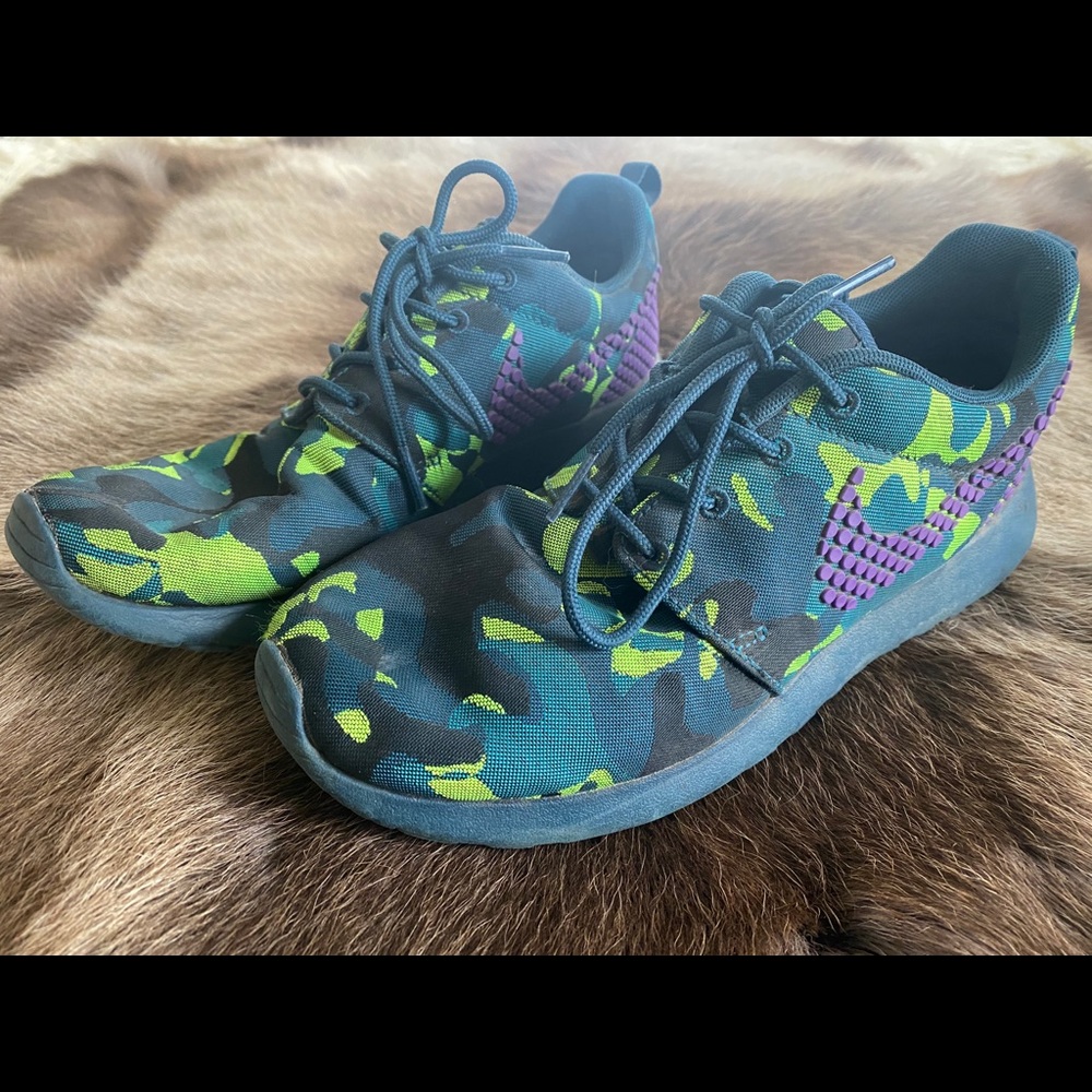 Nike Camo Tennis Shoes